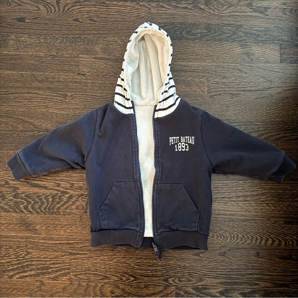 Reversible hoodie. Size 3T